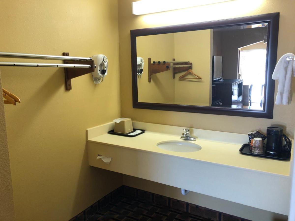 La Grange Executive Inn And Suites מראה חיצוני תמונה
