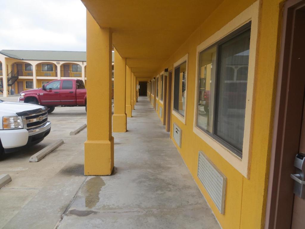 La Grange Executive Inn And Suites מראה חיצוני תמונה